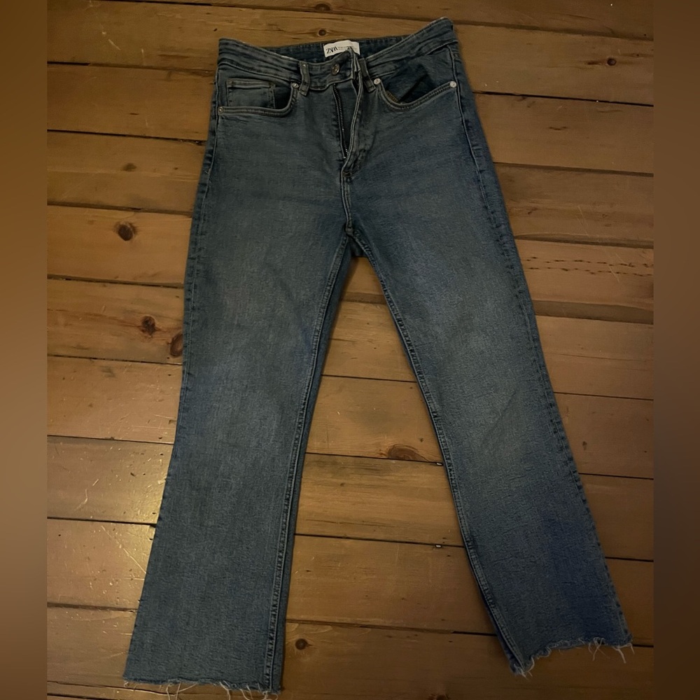 Zara Blue Flare Denim Jeans with Vintage Appeal